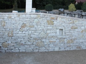  - Mur en pierres sèches de Hauteville